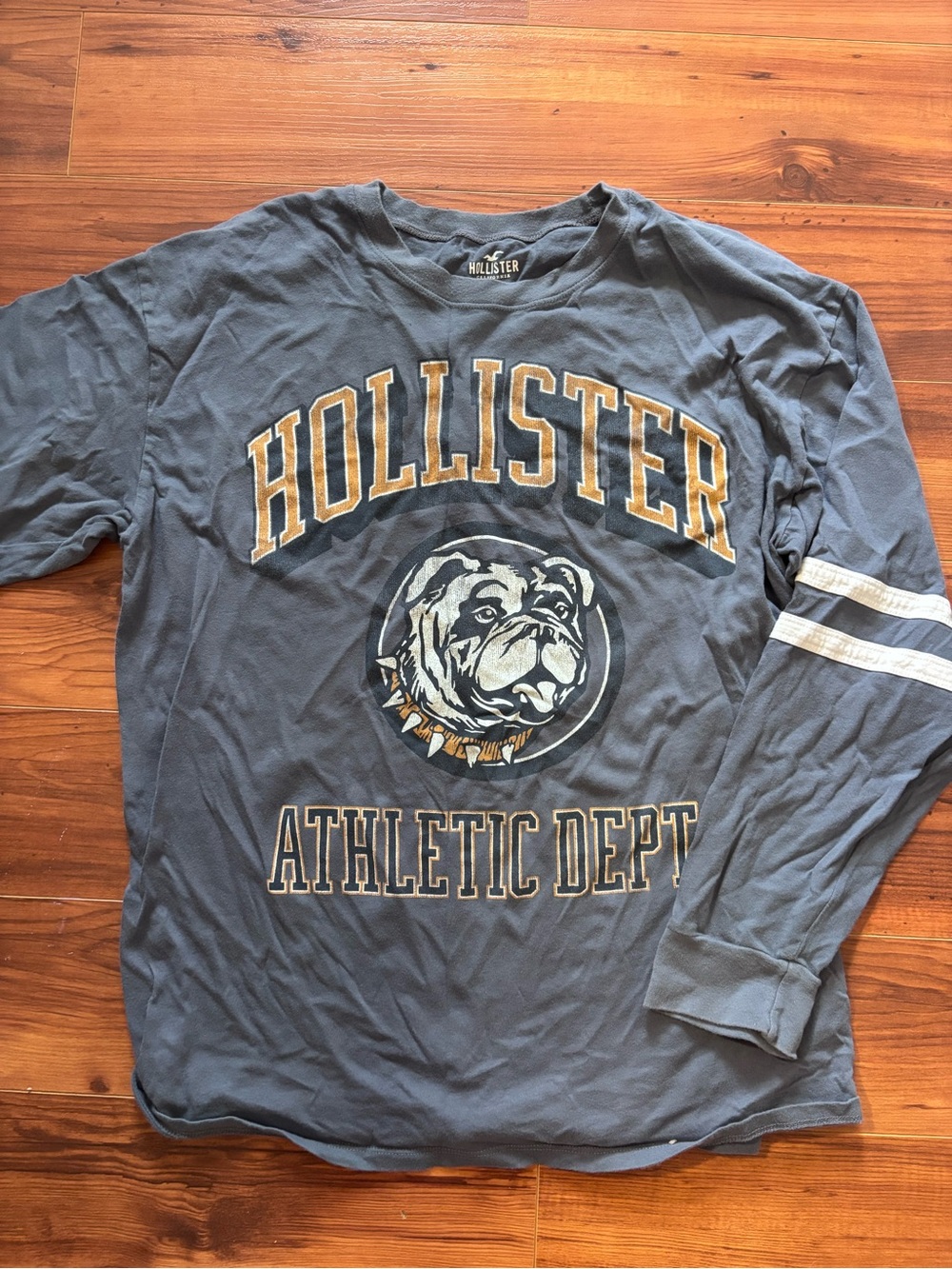 Hollister Long Sleeve Tshirt